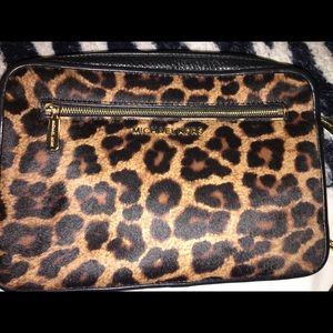 Micheal Kors large Jet Set travel crossbody